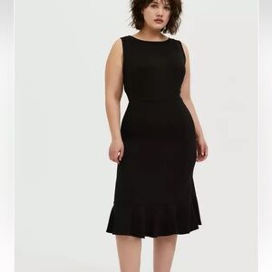 BloomChic Plus Size Black Premium Ponte Trumpet Dress